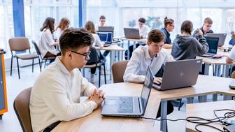 Ученики начальных классов могут обменивать звезды на цифровые подарки в «МЭШ»