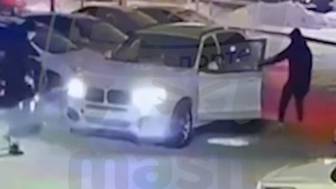 Mash: Трое пьяных хоккеистов «Трактора» на BMW снесли ворота ЖК в Челябинске