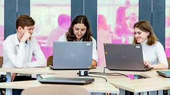 Видеоуроки, тесты и виртуальные лаборатории: назван самый популярный контент в библиотеке «МЭШ» в 2025 году