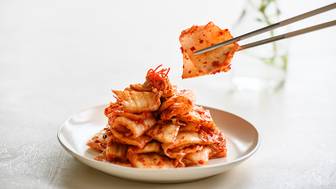 Эксперт Соломатина назвала кимчи хорошим средством от переедания