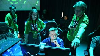 Научу играть за сотни тысяч. Как устроена работа тренера по киберспорту