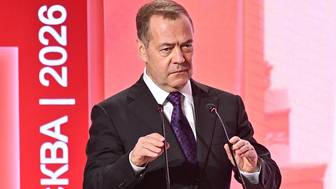 Медведев назвал Японию вассалом США, который станет ронином