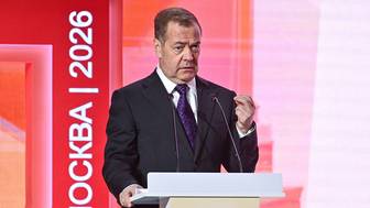 «Ты время не попутал?»: Медведев назвал Мерца бесом после его слов о войсках