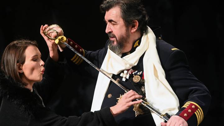 С Паулиной Андреевой в спектакле «Сирано де Бержерак». 2022 год / Фото: РИА Новости