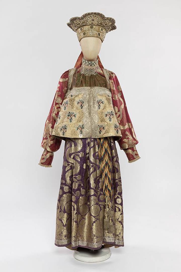 Девичий костюм Новгородской губернии