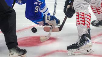 Легендарный канадский хоккеист Эспозито назвал позором отсутствие сборной РФ на ОИ