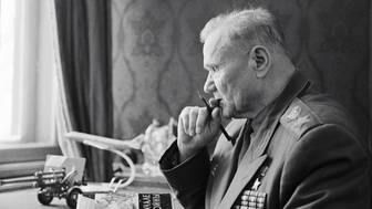 Маршал, спасший Сталинград, написал о нем поэму