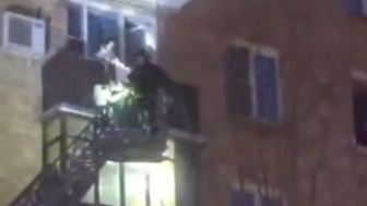 Пожарные ликвидировали открытое горение в жилом доме на Пресненском Валу