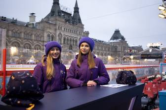 Скидка 20% и стильная шапка в подарок: идеальный выходной на ГУМ-Катке с СБП