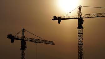 Строительный кран рухнул на севере Москвы, один человек погиб