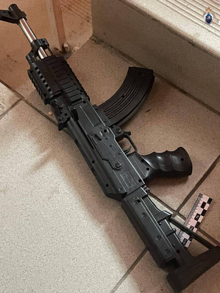 Стрельба в гимназии в Уфе: главное, причины, задержанный девятиклассник, пострадавшие и проблемы с охраной