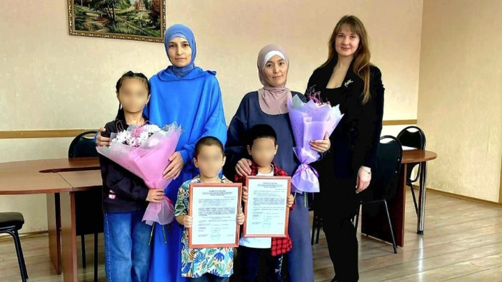 Скандал с жилищными сертификатами в Сердобске: подробности о мигранте-многоженце, травля и отставка мэра