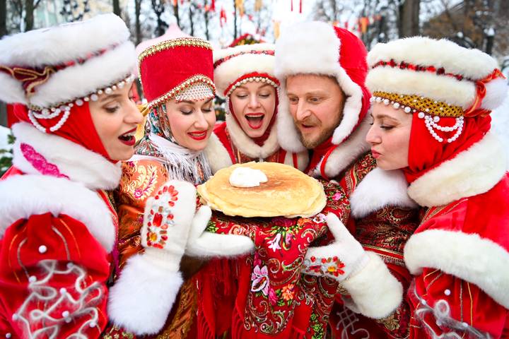 Тонкие блины и сочное жаркое: секреты масленичной кухни раскроют на фестивале в Москве