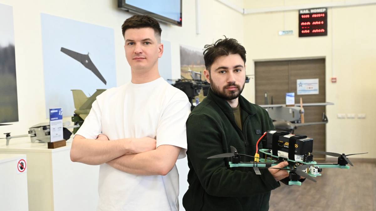 How is recruitment for contract service in the unmanned forces of the capital?