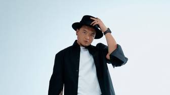 «Бабушка научила готовить кимчи»: певец Анатолий Цой откровенно о традициях и целях