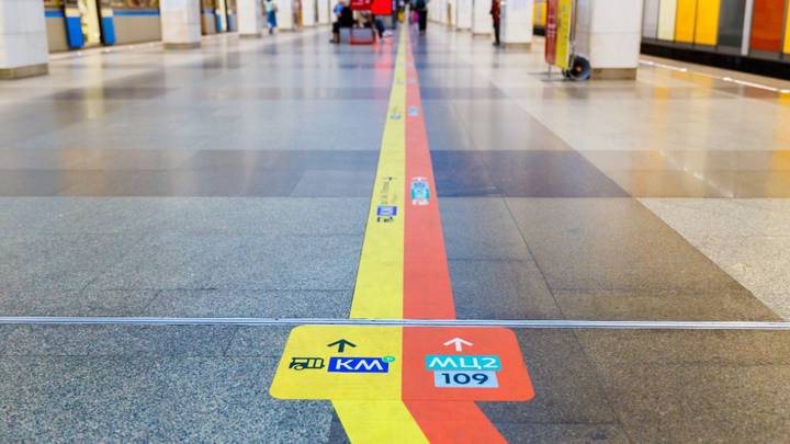 Схема метро на китайском языке и маршрутные указатели: 9 навигационно-информационных проектов реализовали в транспорте Москвы в 2025 году