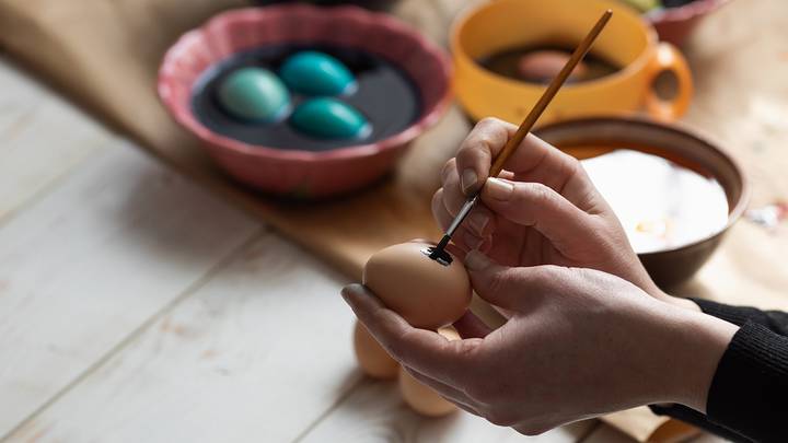 Что означают цвета пасхальных яиц и как появилась традиция красить яйца