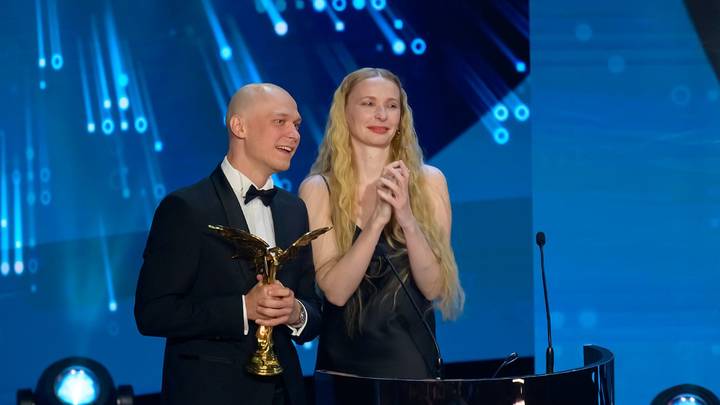 Слепили из того, что было: стилист разобрала образы звезд на кинопремии «Ника»