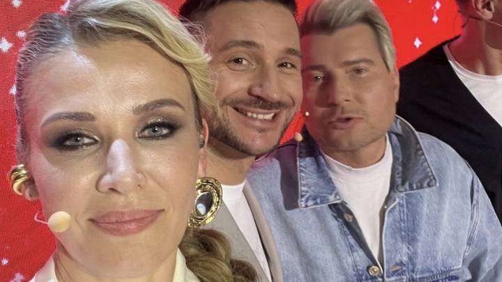 «Было непросто»: певица Олеся Евстигнеева — о работе с Надеждой Бабкиной, семье и судьбе народной музыки