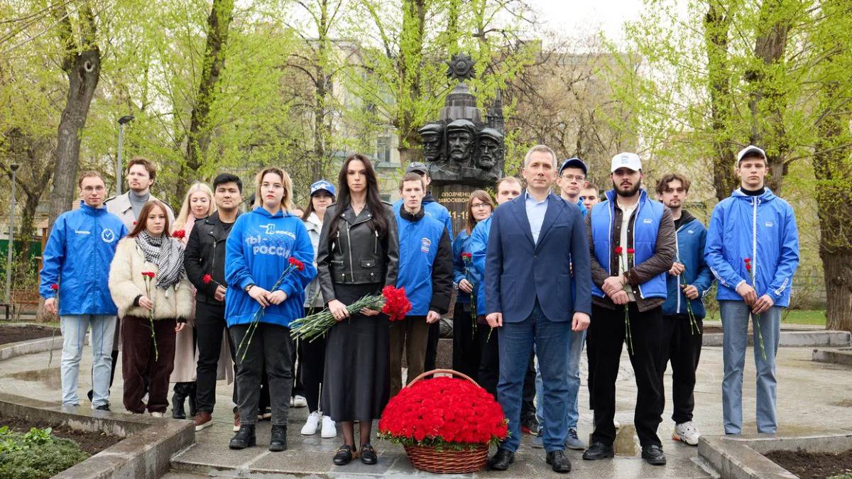 SVO member Eldar Sharipov and journalist Oleg Leonov participated in a patriotic event for the preservation of monuments to the Great Patriotic War
