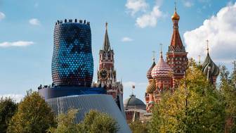 Достопримечательность «Матрешка Москвы» в парке «Зарядье» переходит на летний режим работы