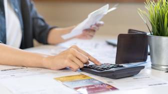 Какие подводные камни есть у использования кредитных карт: объясняет эксперт по финансам