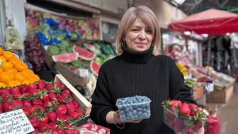 Откуда в Москву везут ягоды