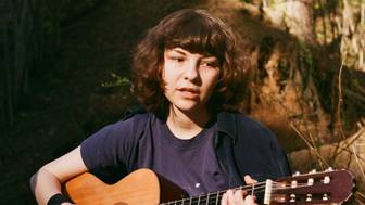 Тот, кто чинит небесный край: бард Александра Коленбет побывала на фестивале «Звезды над Донбассом»