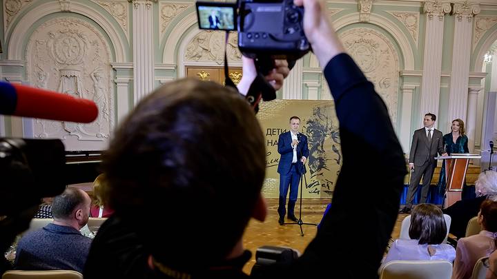 Церемония награждения победителей X Международного литературного конкурса имени Сергея Михалкова / Фото: Дмитрий Дубинский / Вечерняя Москва