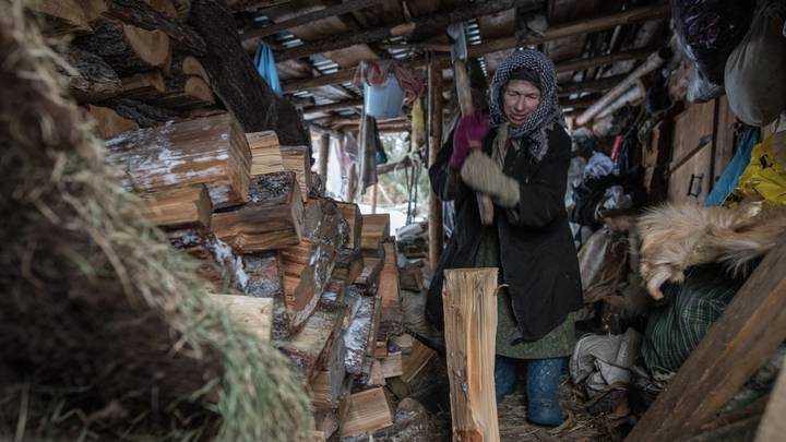 Отшельница Агафья Лыкова: как оказалась в лесу, как живет сейчас, биография и семья