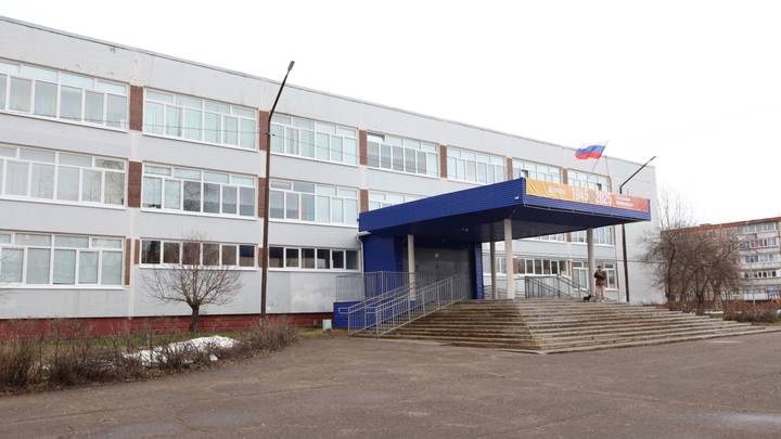 Школьник напал с ножом на учительницу в Добрянке: как произошло нападение, кем была педагог, что известно об ученике