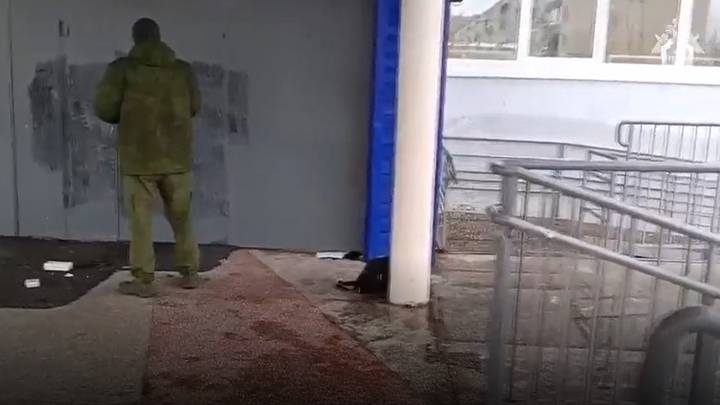 Школьник напал с ножом на учительницу в Добрянке: как произошло нападение, кем была педагог, что известно об ученике