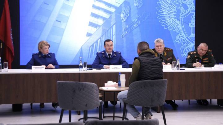 Прокурор Москвы Максим Жук провел личный прием участников СВО и членов их семей