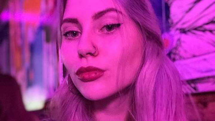 Девушка сделала кальян из кулича: личность, уголовное дело, что ей грозит, реакция Следственного комитета