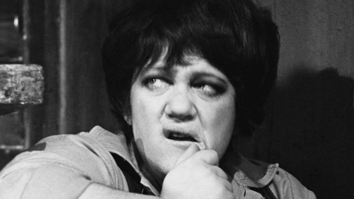 Галина Волчек в роли мисс Амелии Ивенс в спектакле «Баллада о невеселом кабачке»