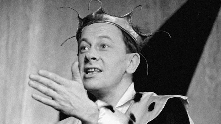 Евгений Евстигнеев в роли Короля в сцене из спектакля «Голый король» по пьесе Евгения Шварца