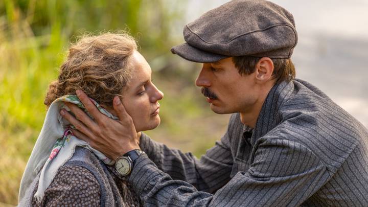 Кадр из сериала «Берега любви»: Настя (Евгения Шахнович), Матвей (Кирилл Кузнецов)