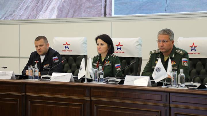 Андрей Белков, Марина Балакирева и Тимур Иванов (слева направо)