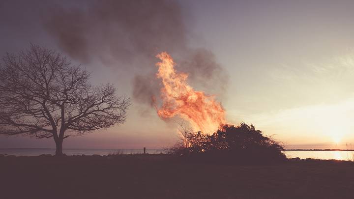 Вальпургиева ночь: почему так называется, история и традиции в разных странах