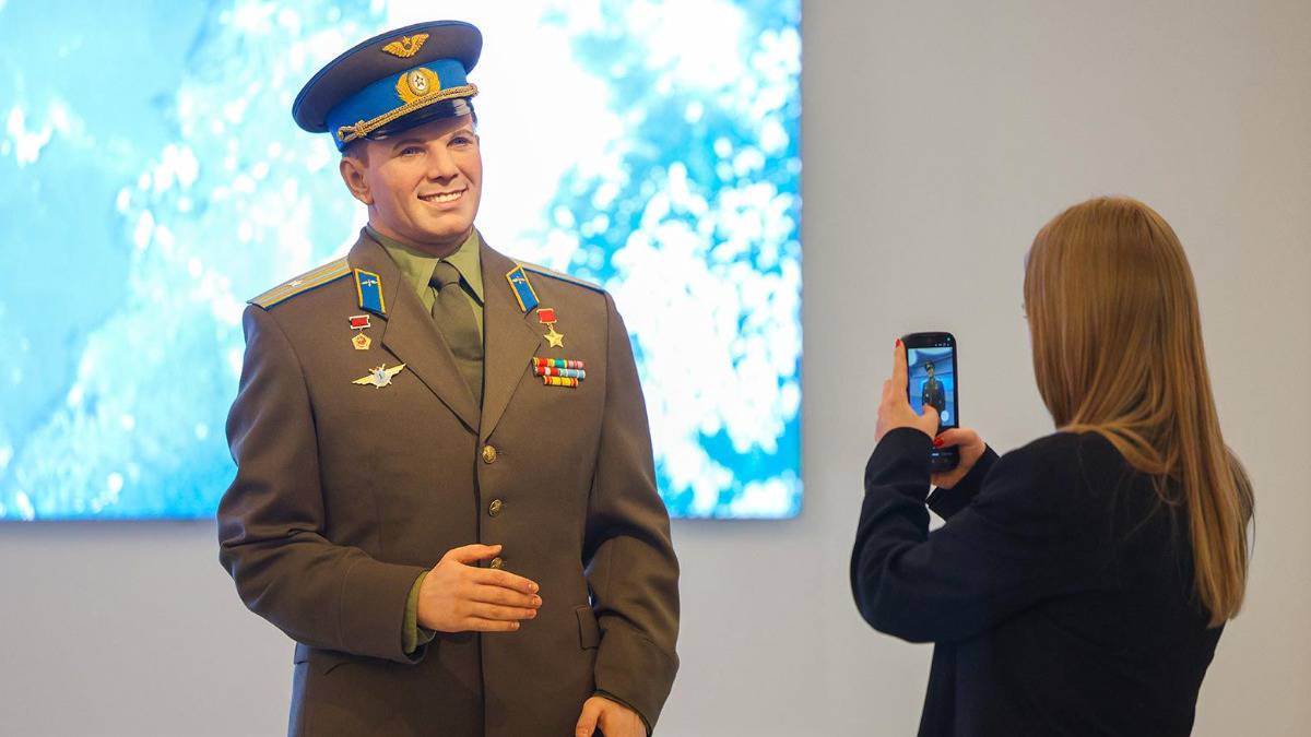 A museum of “historical” plastic figures opens in Moscow. group”