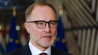 Министр обороны Латвии заявил об уходе с поста после удара украинских дронов