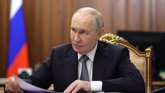 Владимир Путин объявил благодарность рэперу ST Александру Степанову