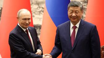 Путин встретился с Си Цзиньпином в Бишкеке