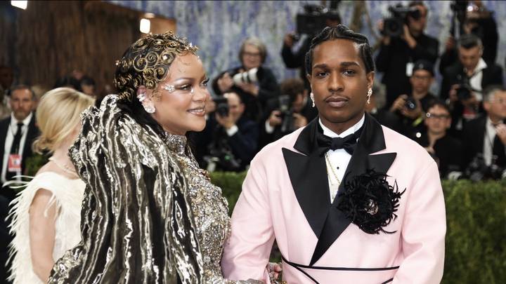 Платье из кинопленки и живая статуя: самые яркие образы Met Gala 2026