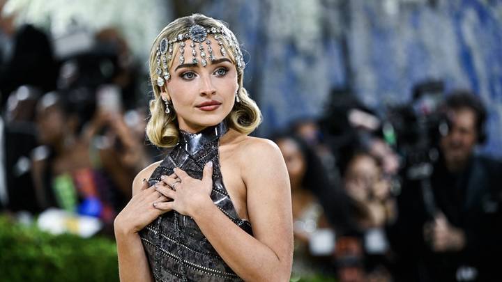 Платье из кинопленки и живая статуя: самые яркие образы Met Gala 2026