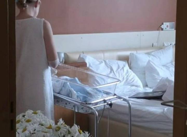 Акиньшина опубликовала первое фото с новорожденным сыном от Козловского