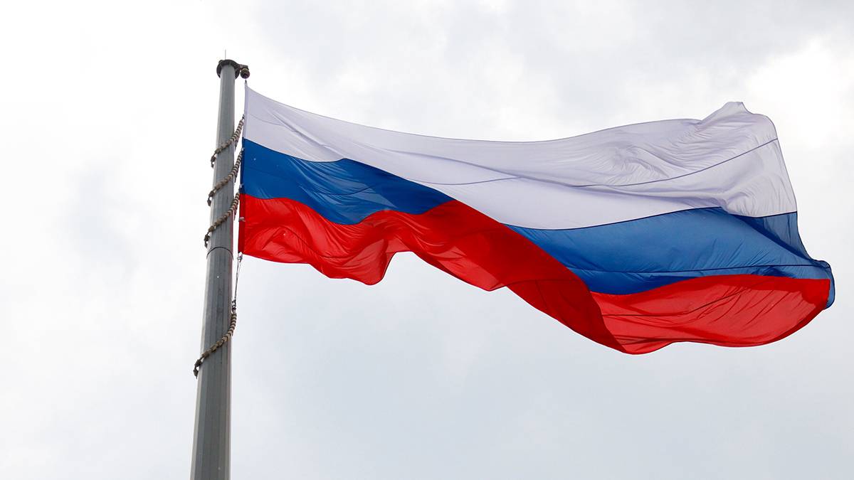Путин подписал закон о размещении флага России на спортивных объектах