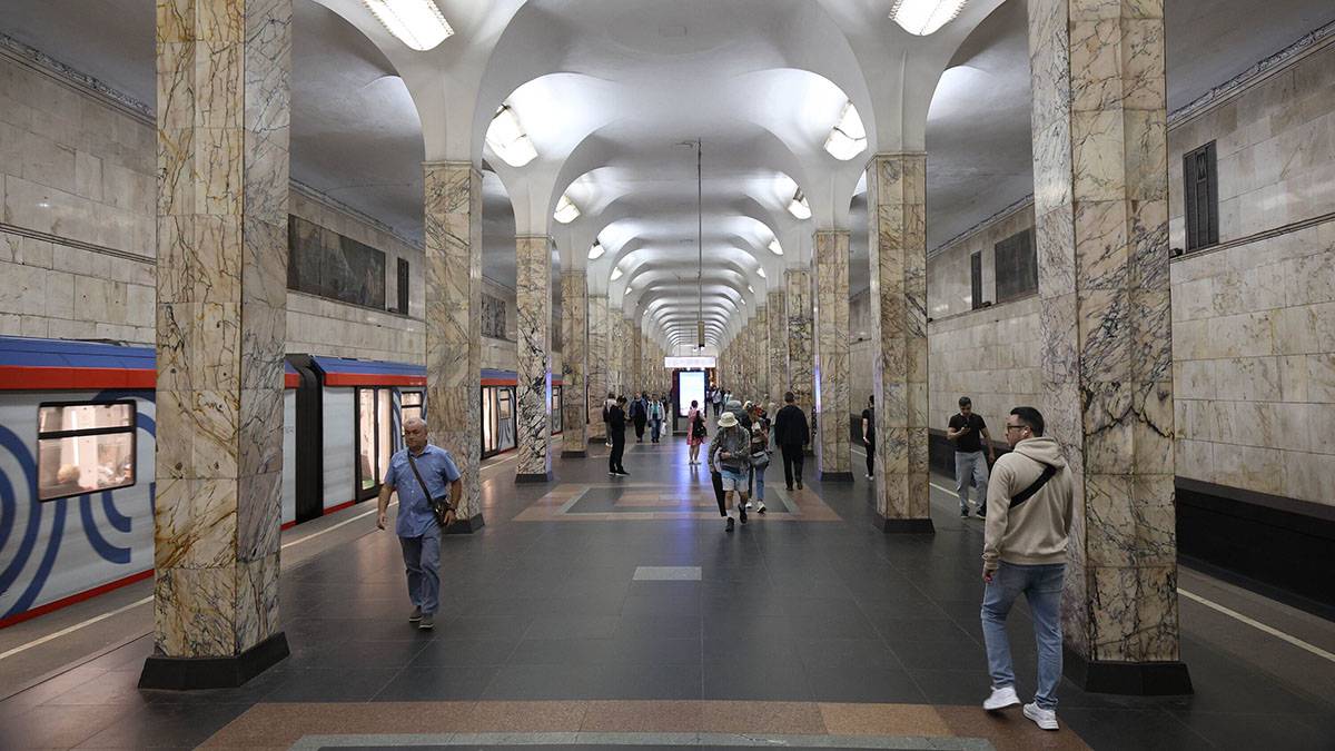 Москвичей призвали пересесть на метро из-за ограничений в центре столицы