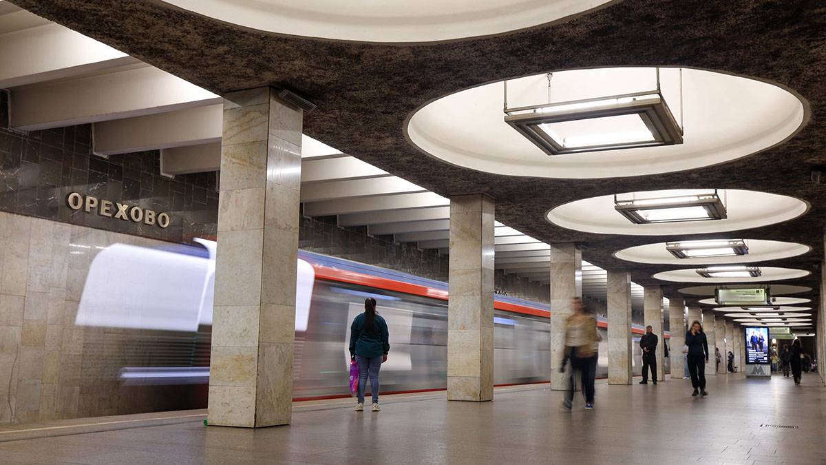 На Замоскворецкой линии метро произошел сбой из-за человека на пути