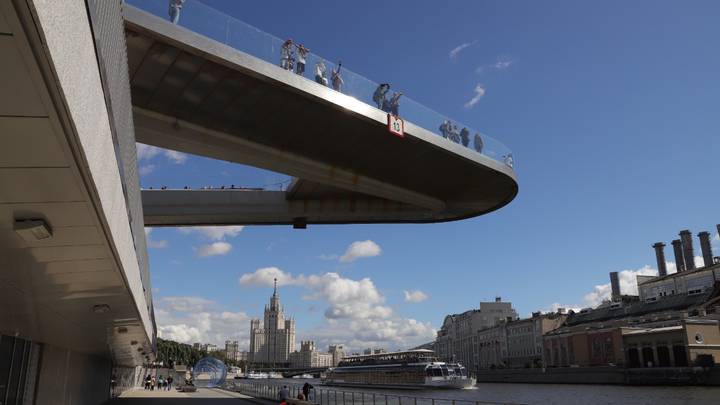 Парящий мост в Зарядье
